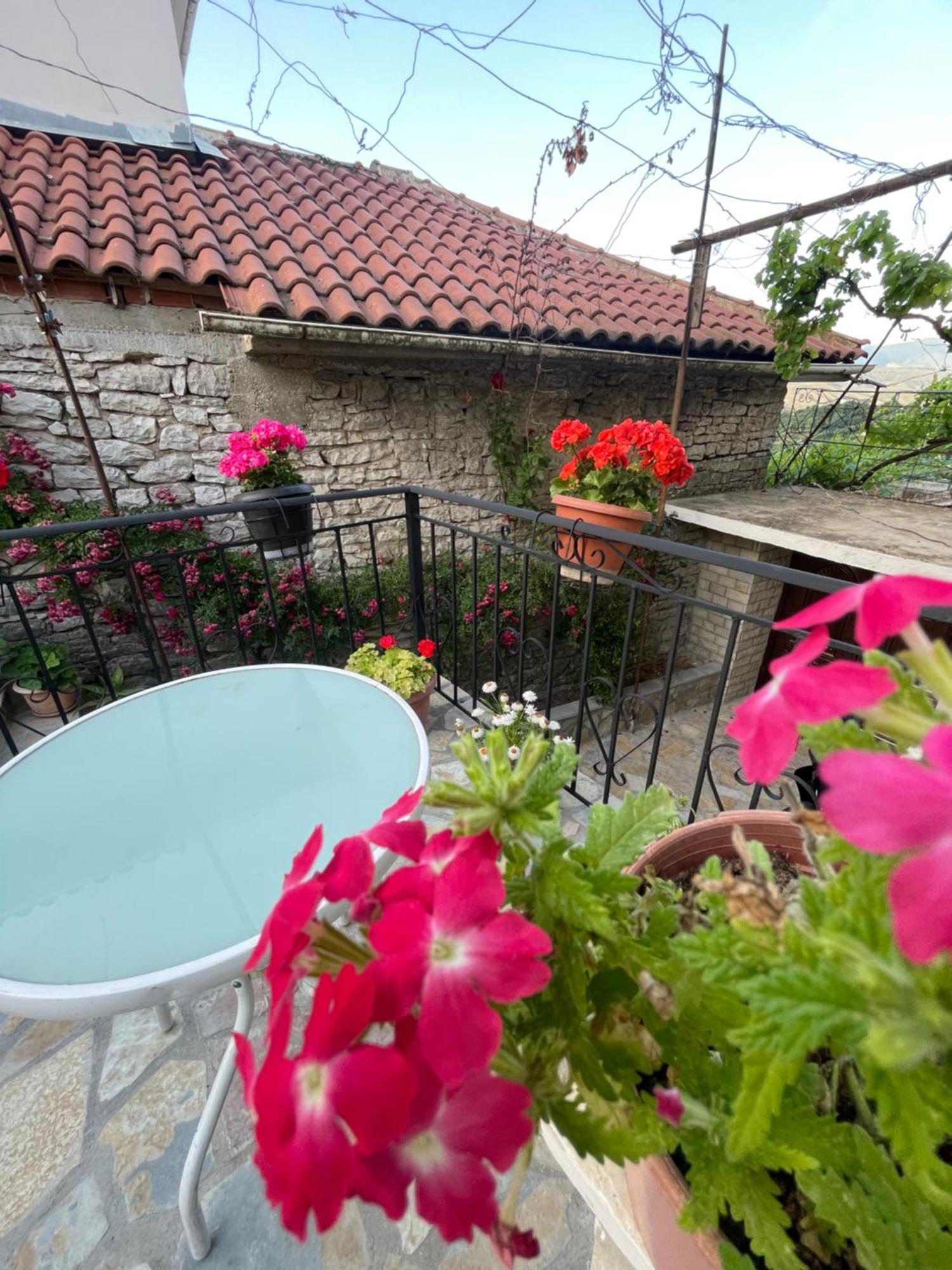 Luigi Guest House Αργυρόκαστρο Εξωτερικό φωτογραφία
