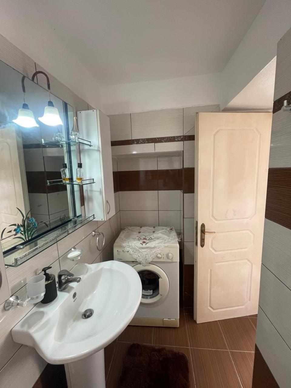 Luigi Guest House Αργυρόκαστρο Εξωτερικό φωτογραφία